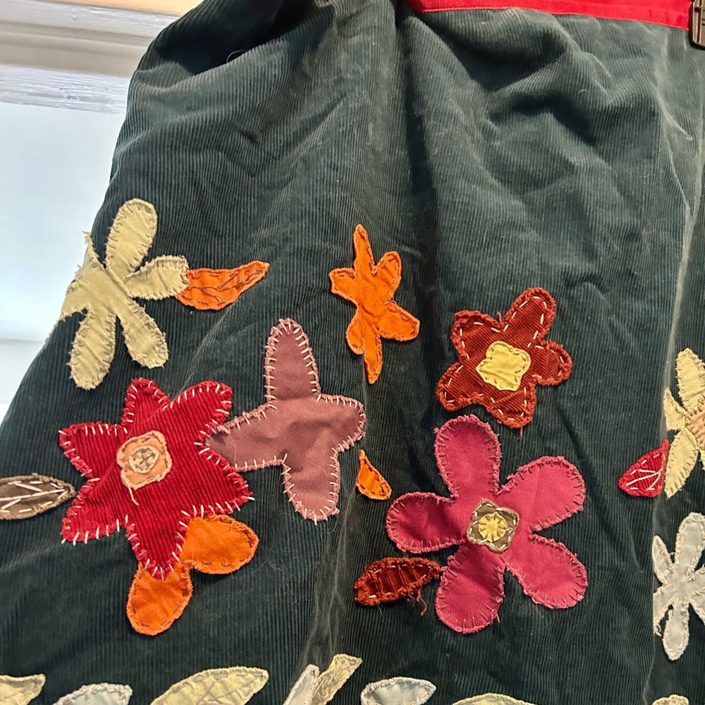 Boden Vibrant Red and Deep Blue flower appliqué corduroy skirt size 20